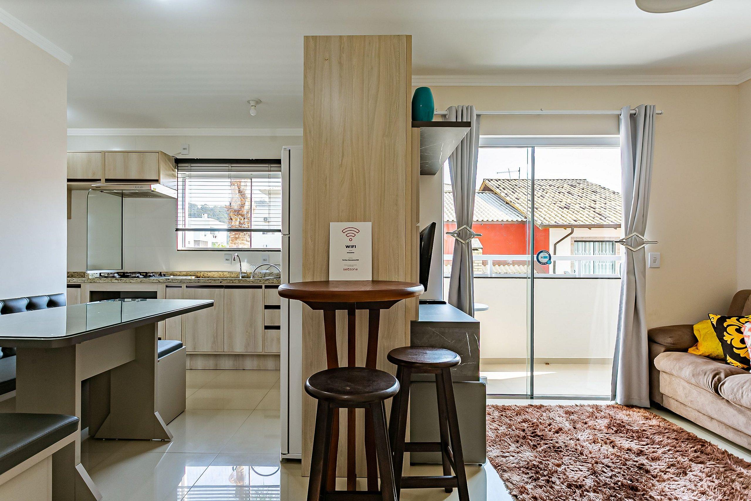 image-housing-carousel