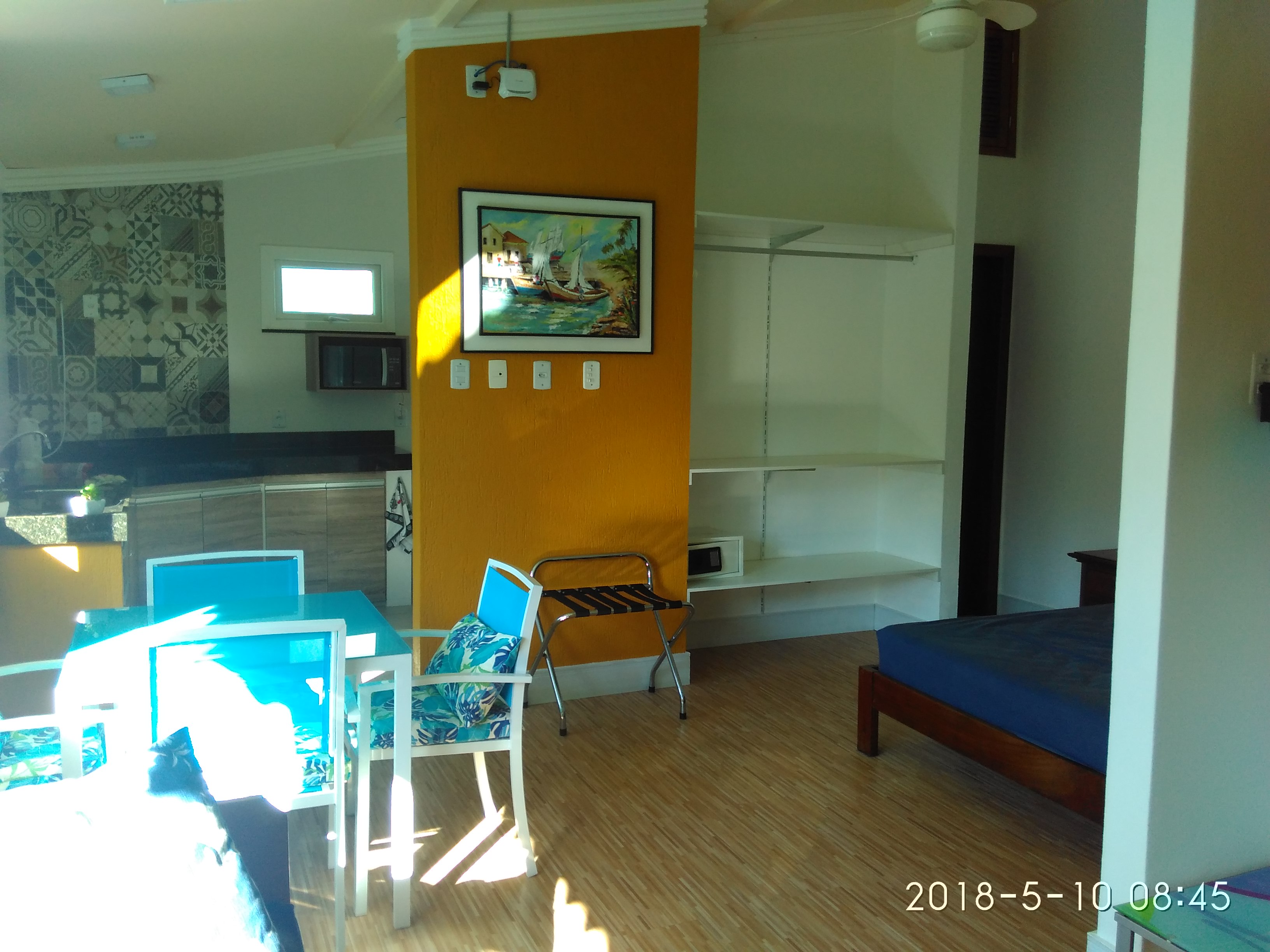 image-housing-carousel