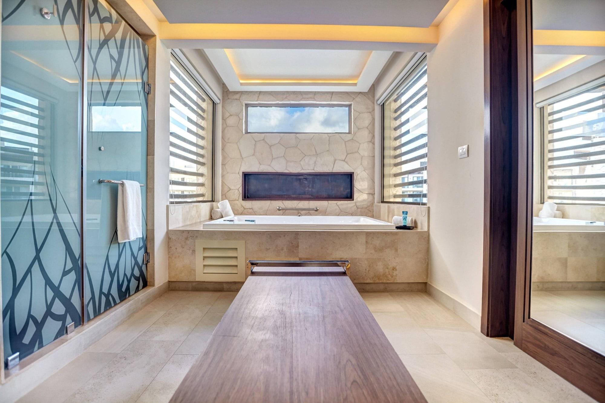 Luxury Presidential One Bedroom Suite Ocean View