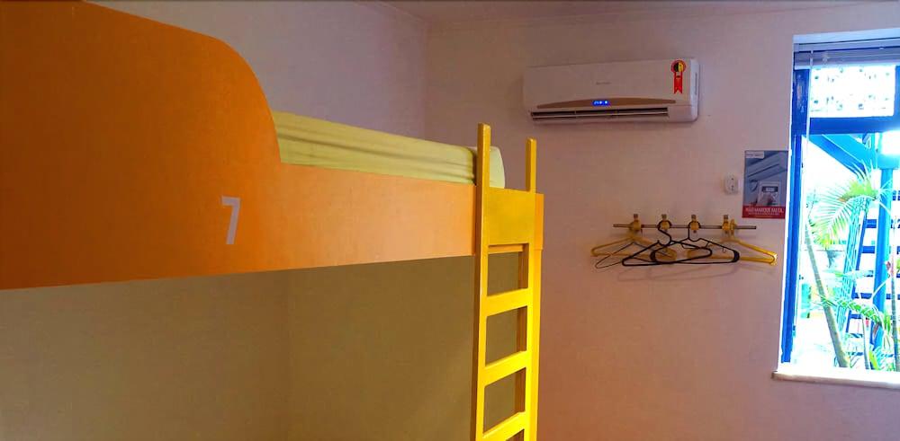 image-housing-carousel