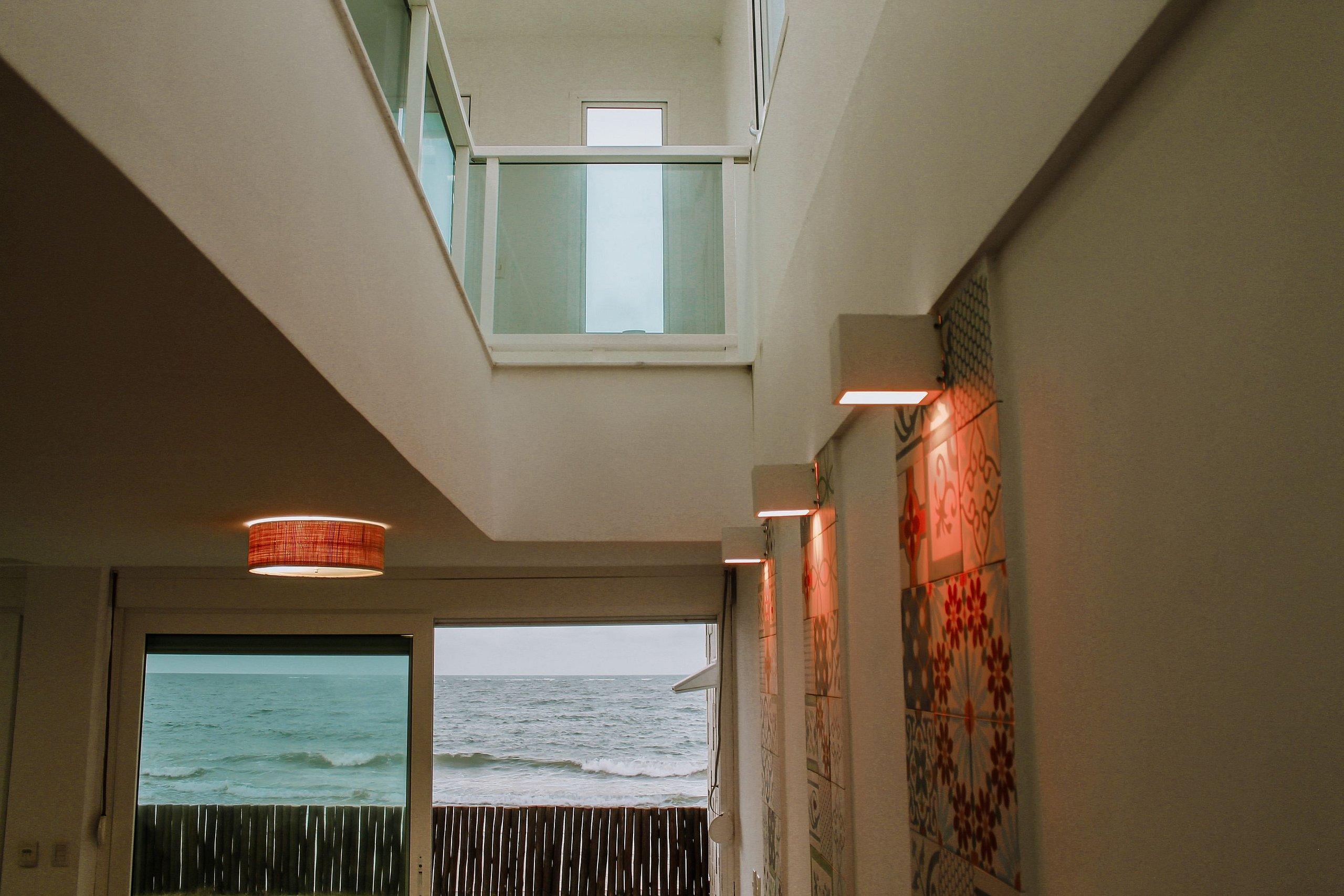 image-housing-carousel