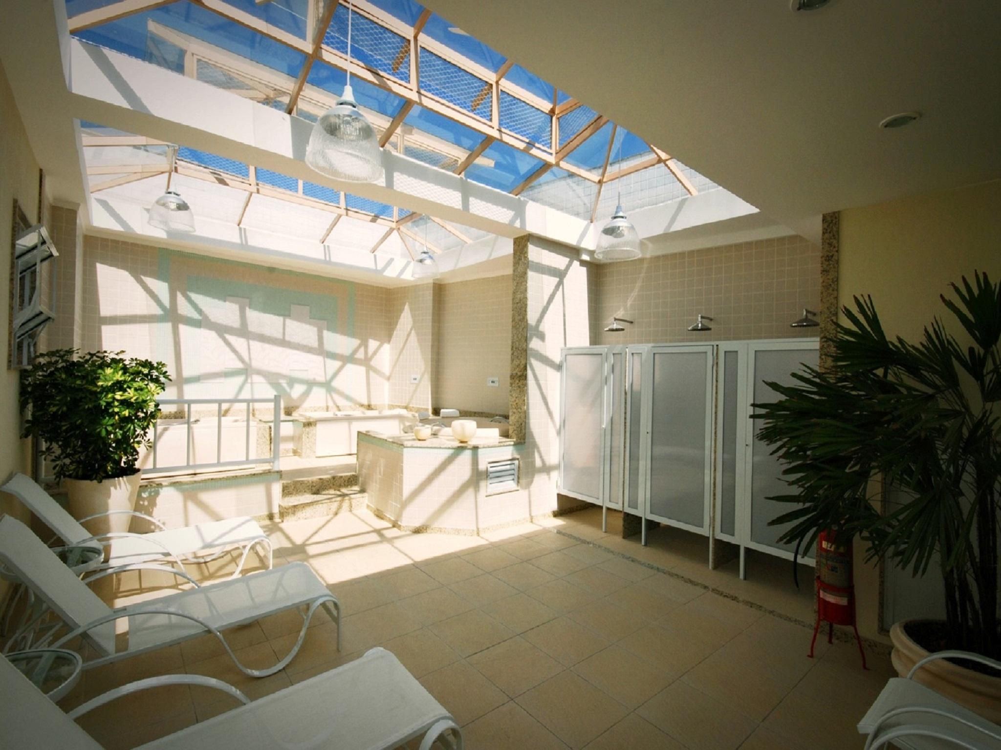 image-housing-carousel