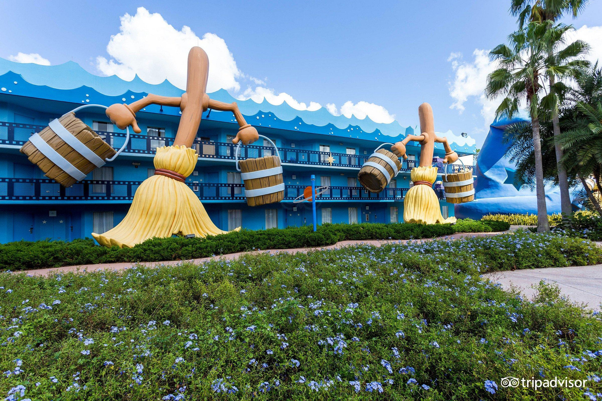 image-housing-carousel