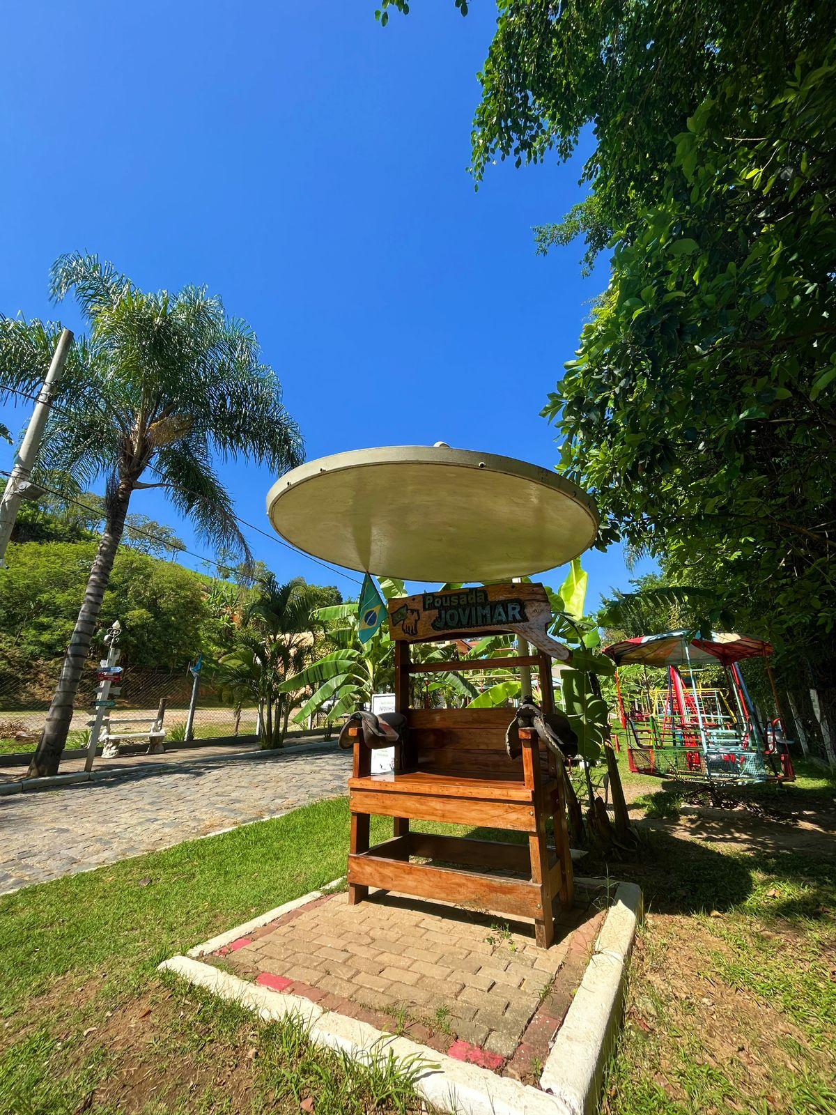 image-housing-carousel