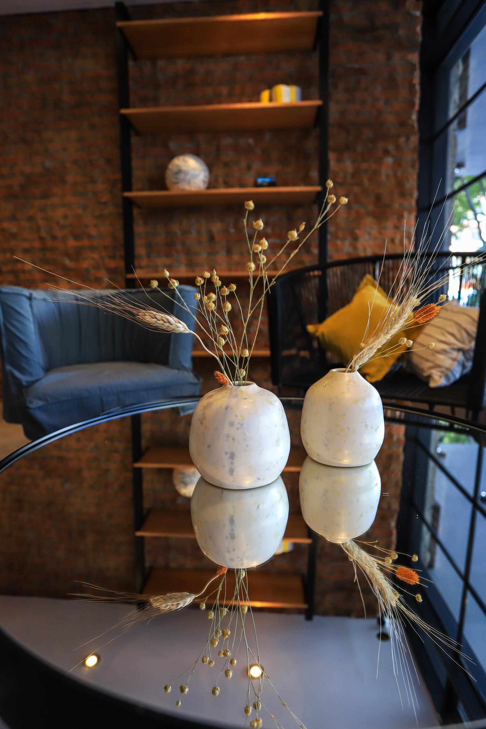 image-housing-carousel