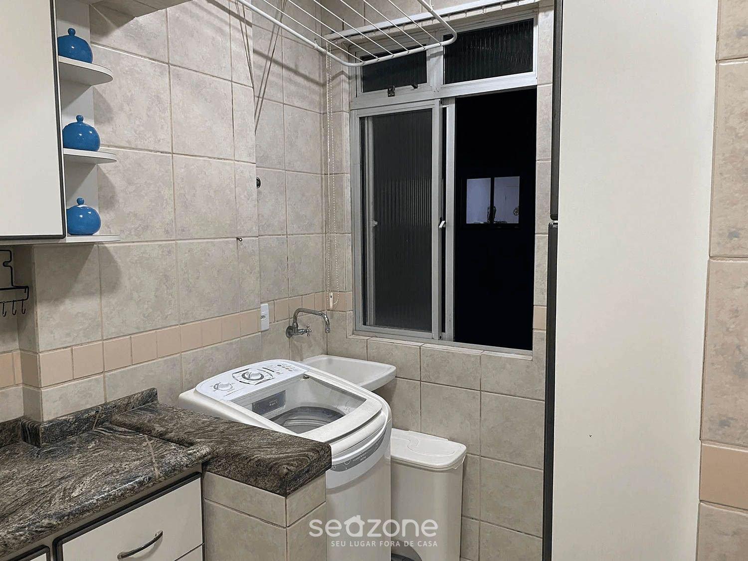 image-housing-carousel