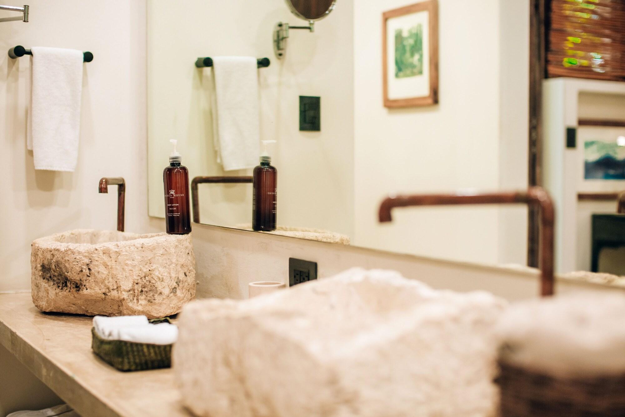 Garden Suite w/private bathtub