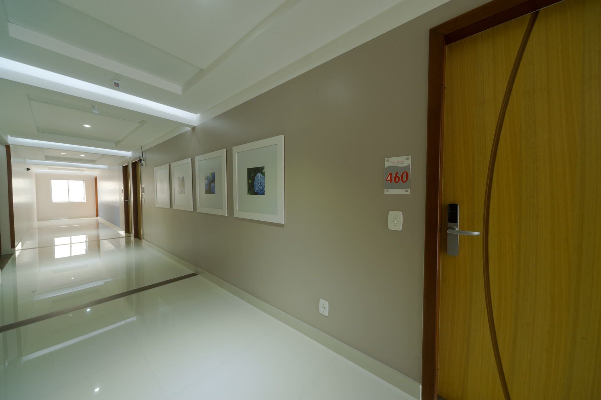 image-housing-carousel