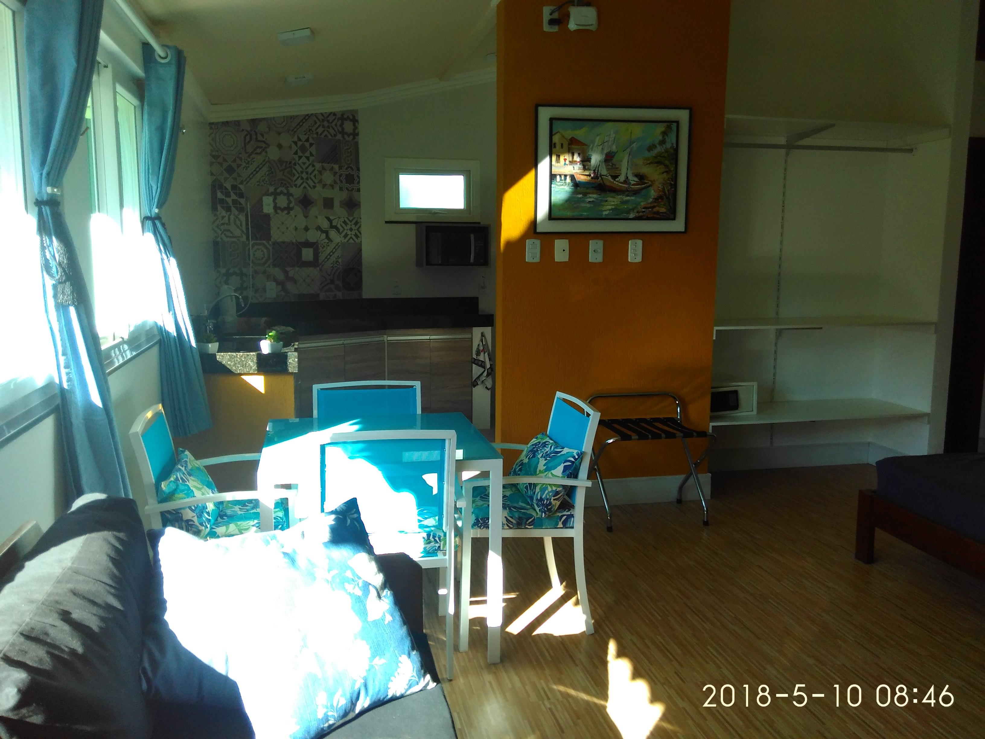 image-housing-carousel