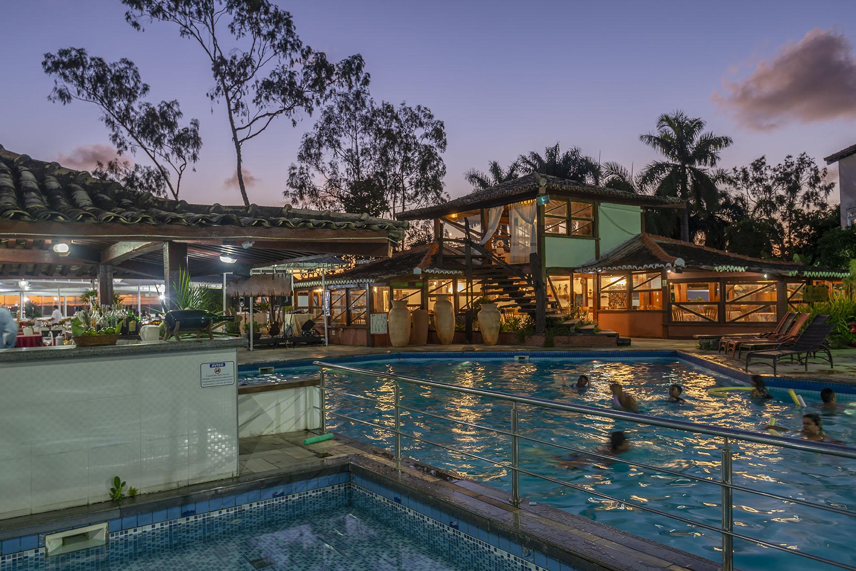 image-housing-carousel