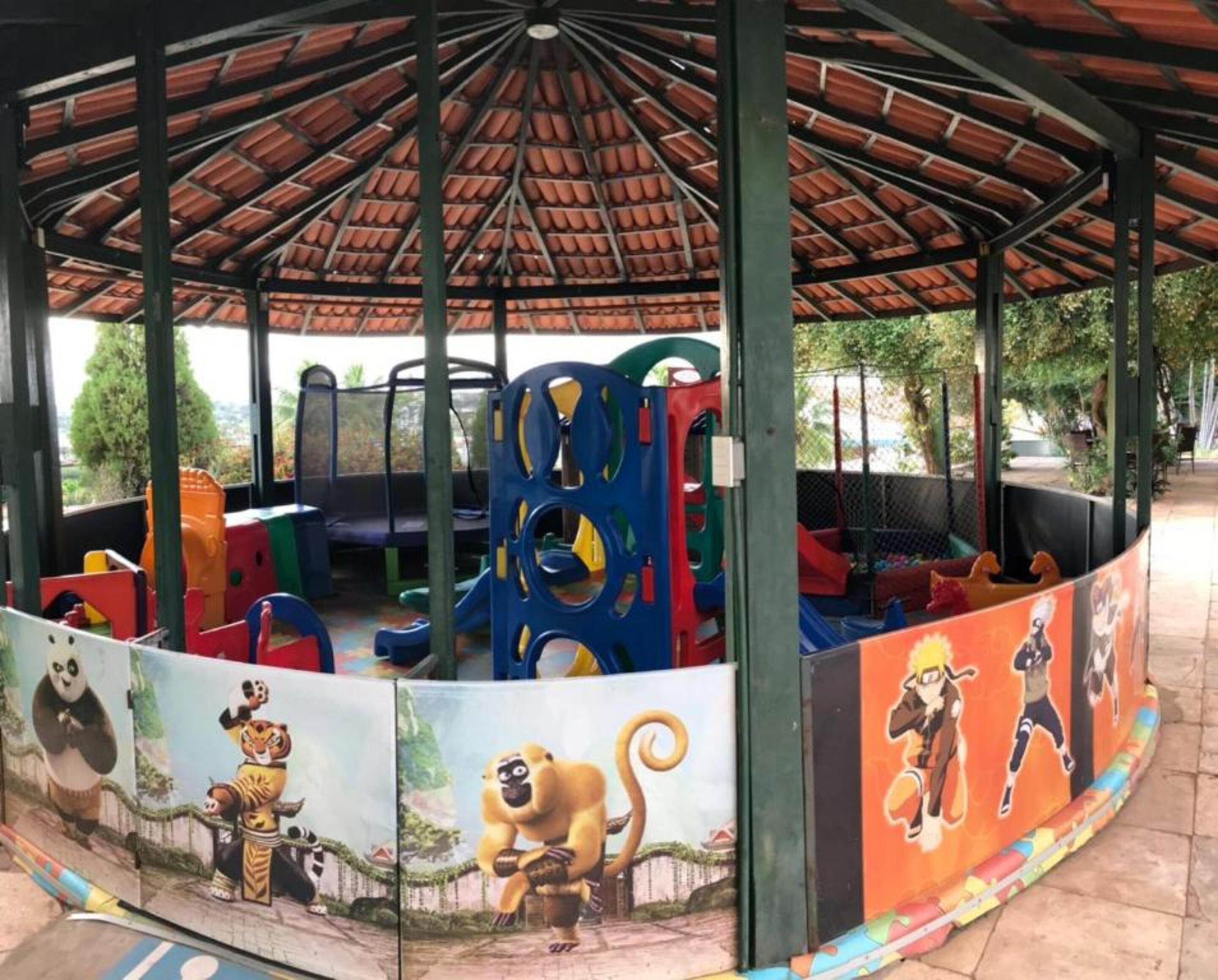image-housing-carousel