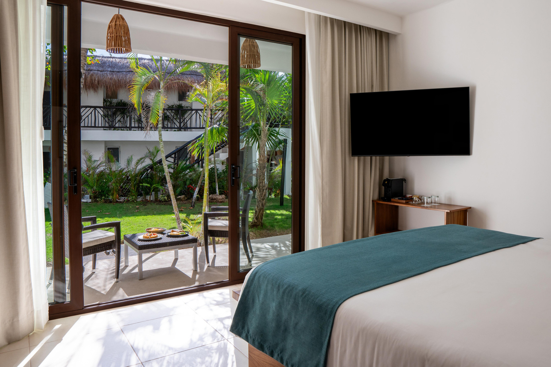 Suite Estándar con Vista al Jardín