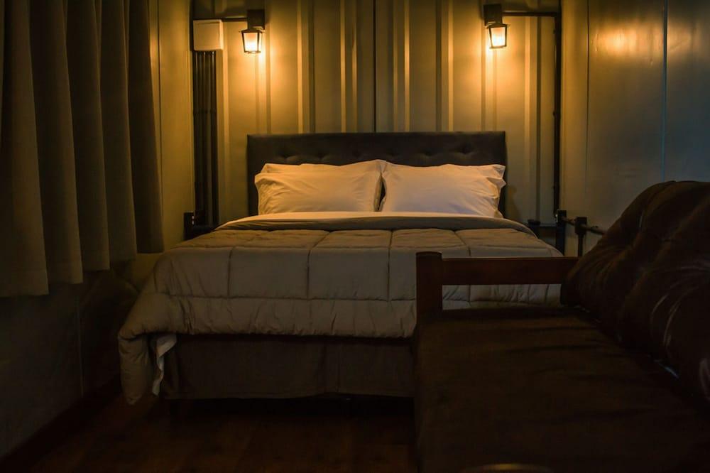 image-housing-carousel