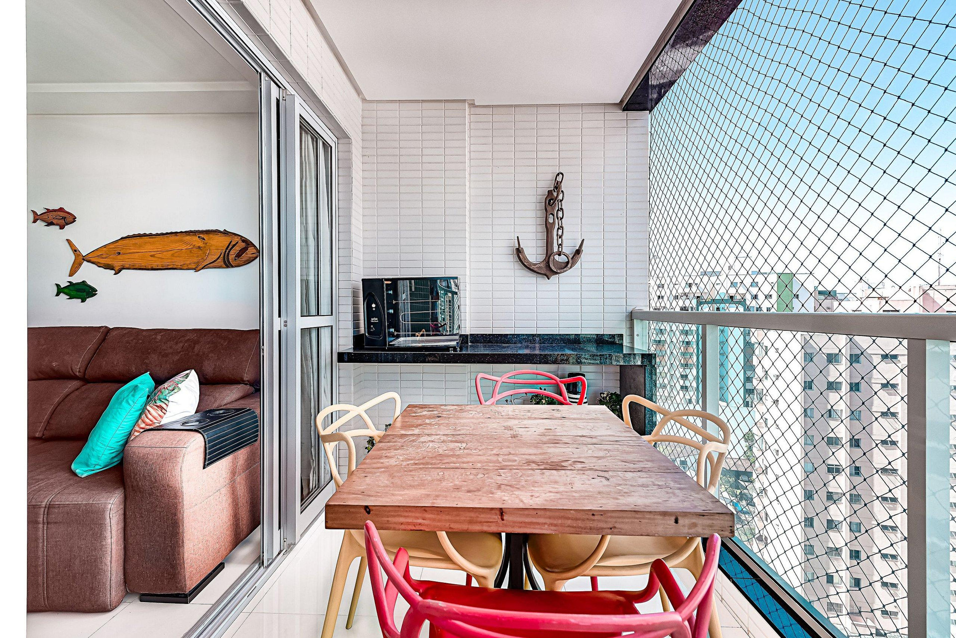 image-housing-carousel