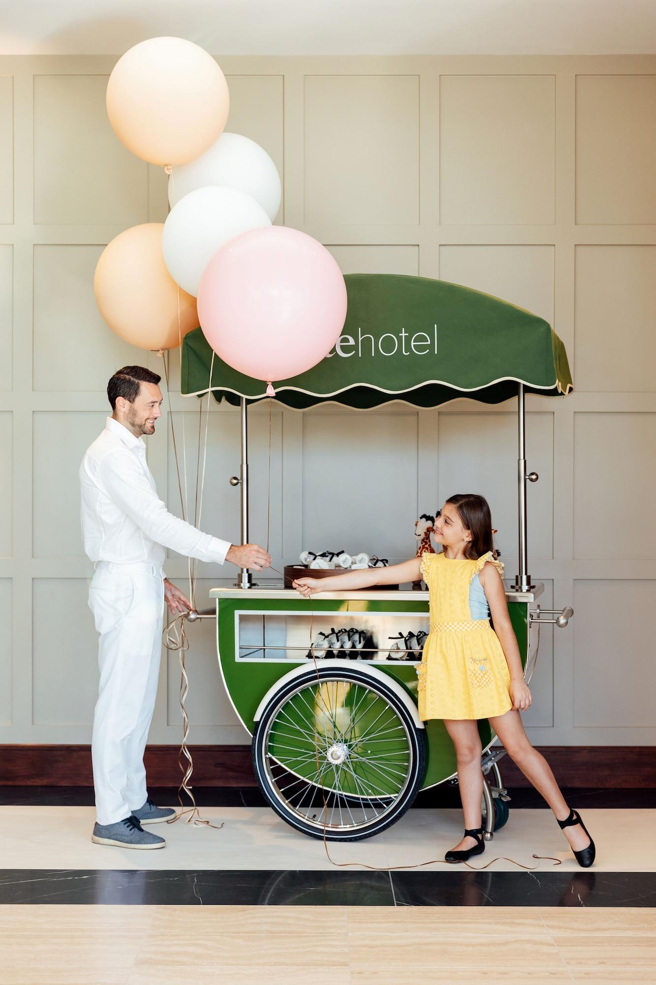 image-housing-carousel