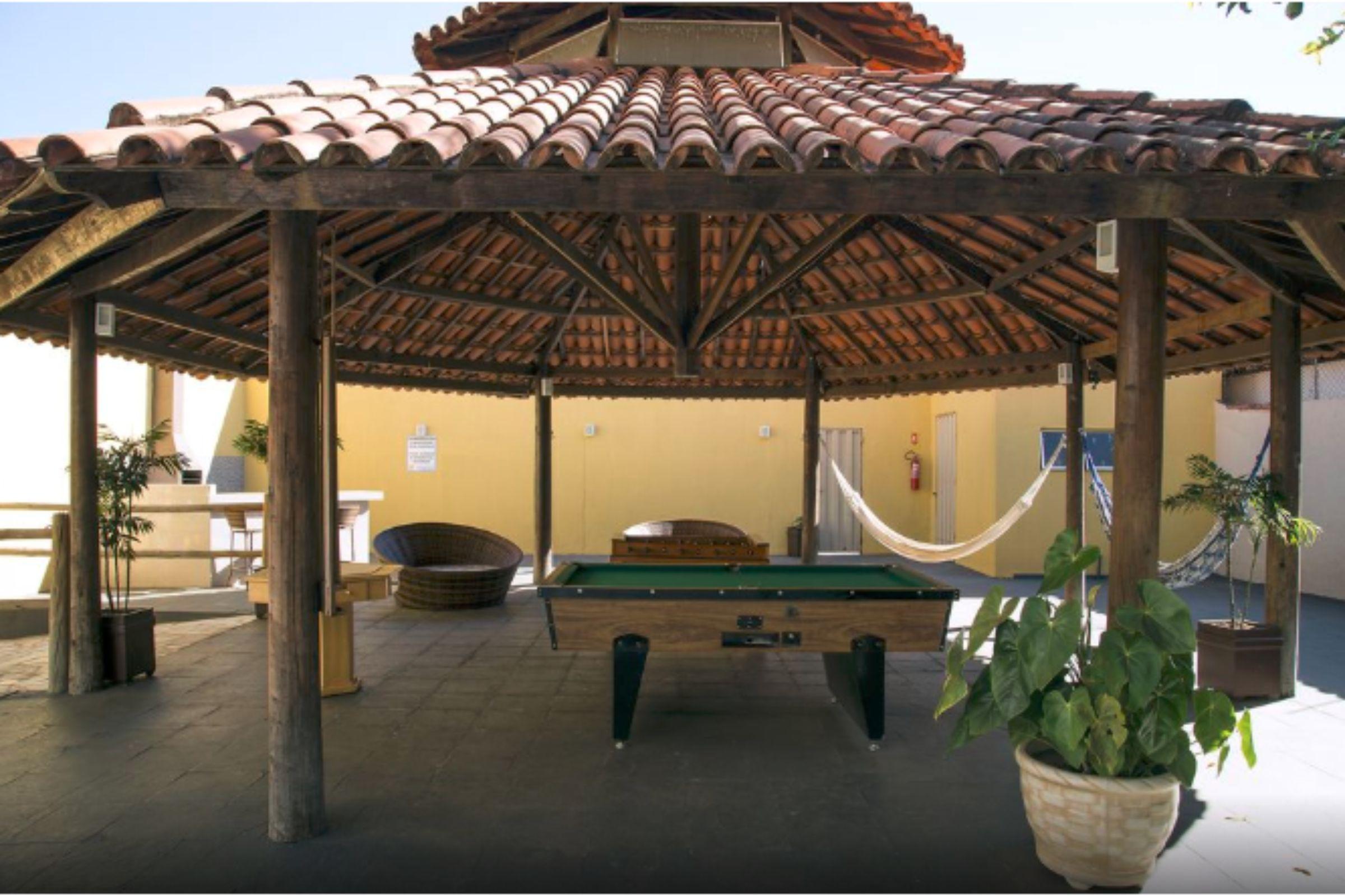 image-housing-carousel