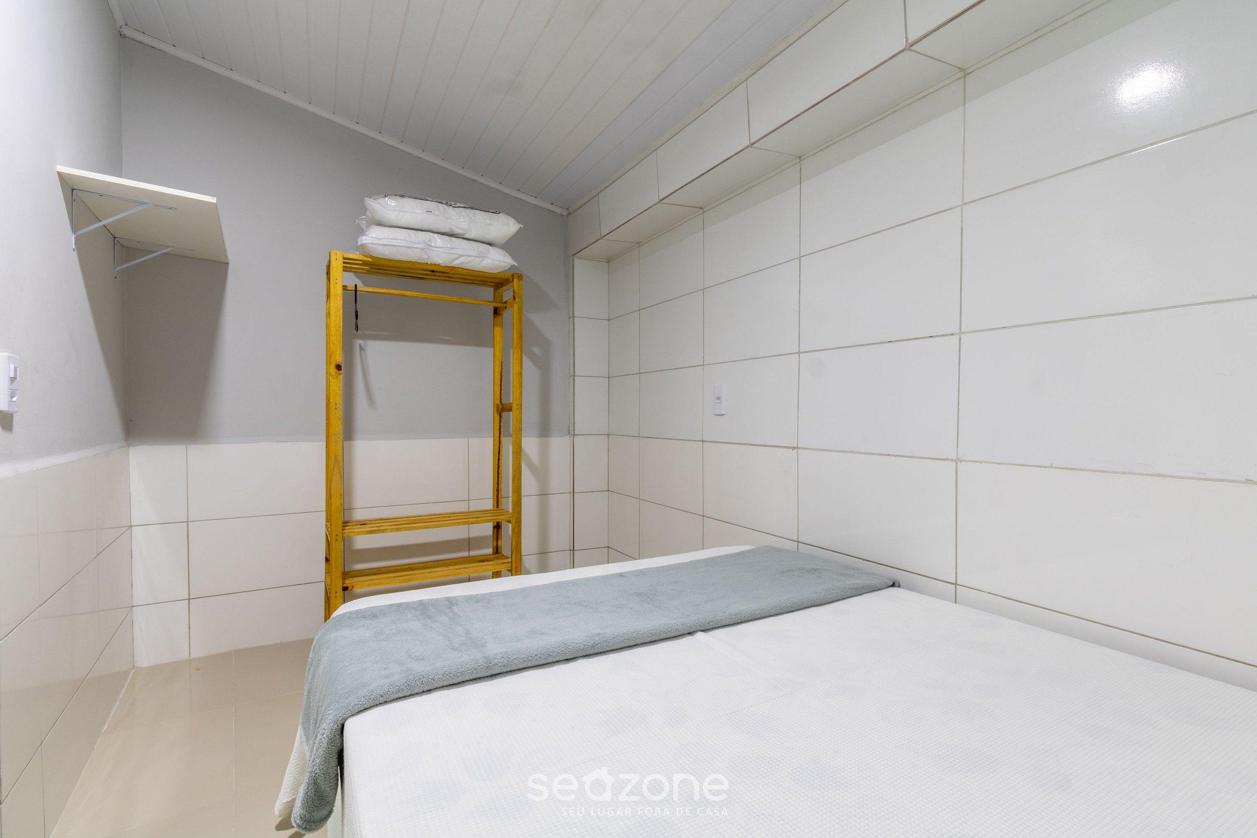 image-housing-carousel