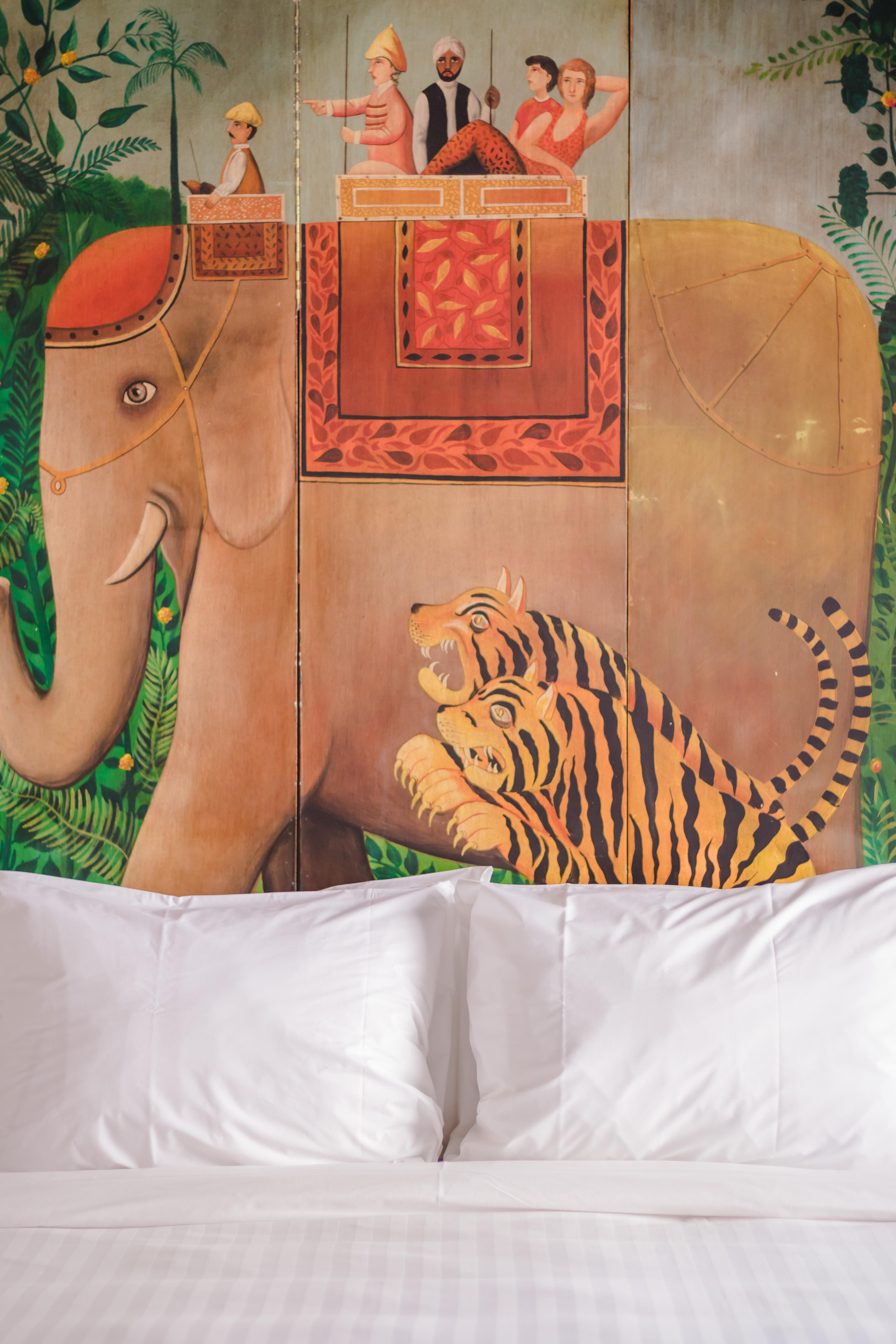 image-housing-carousel