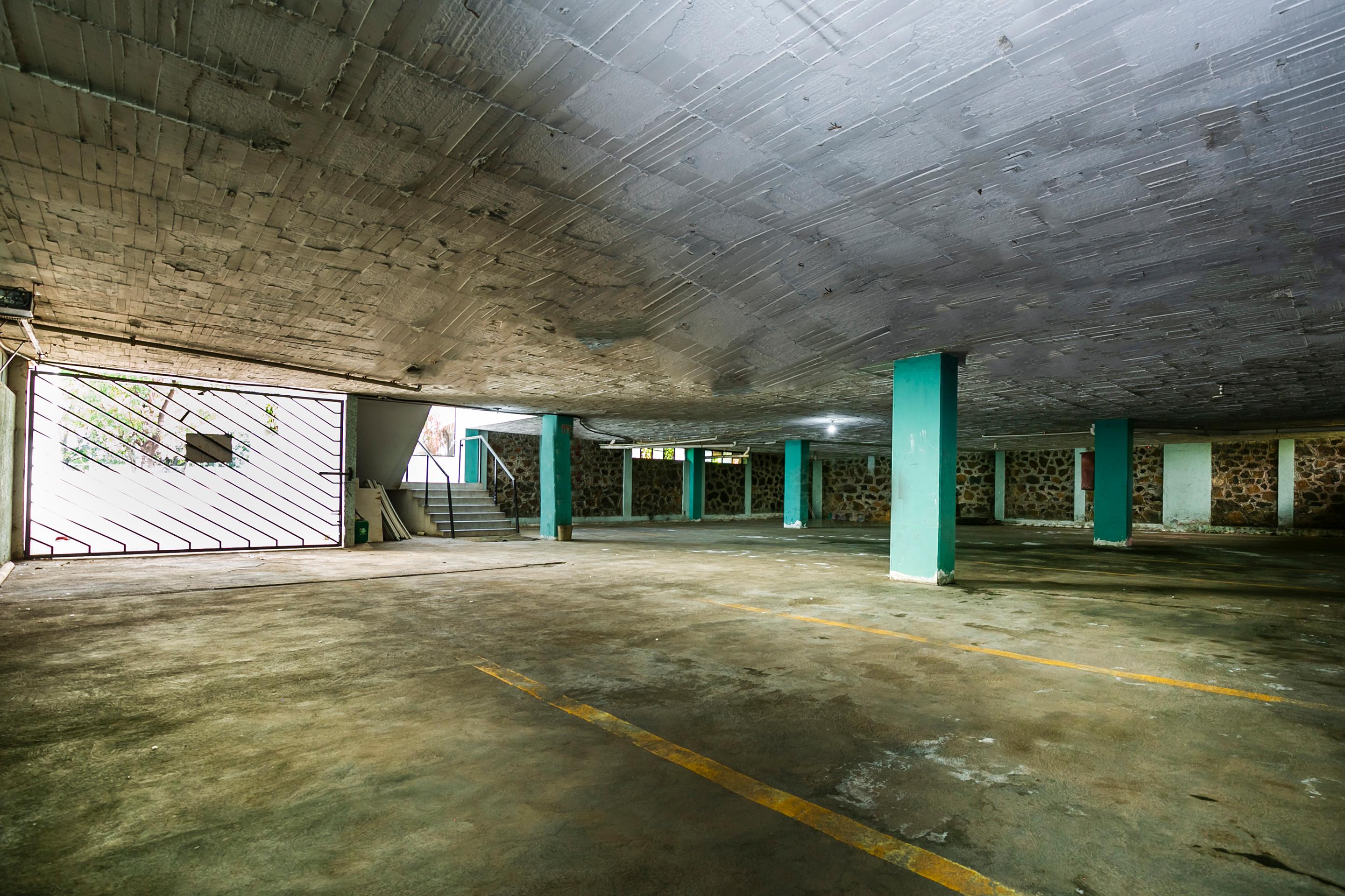 image-housing-carousel