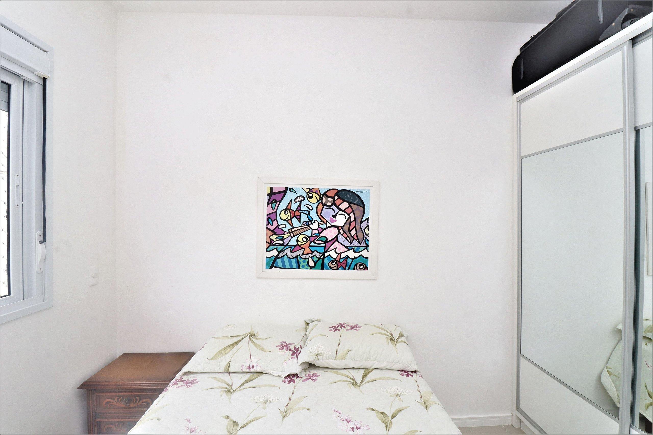 image-housing-carousel