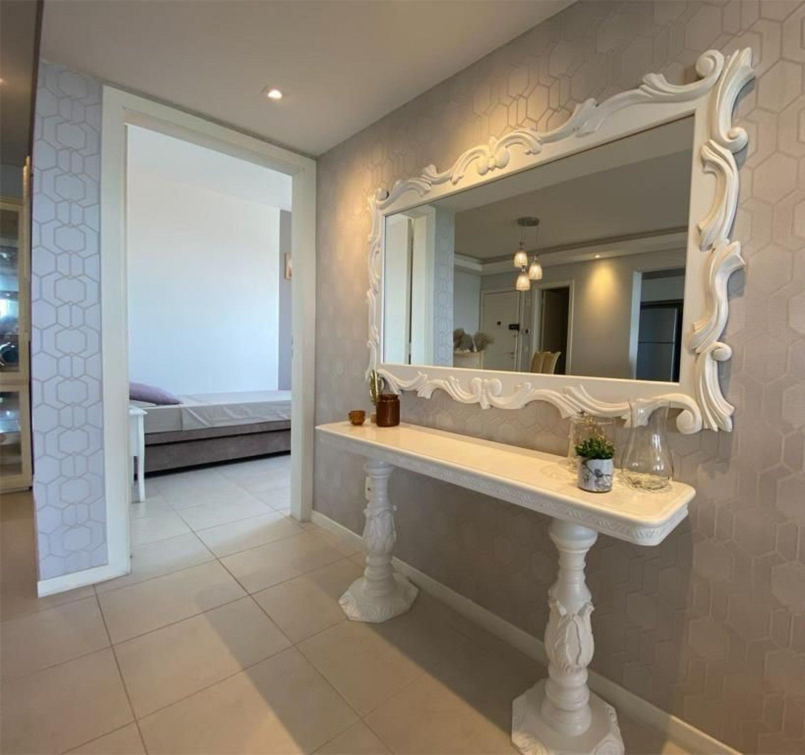 image-housing-carousel