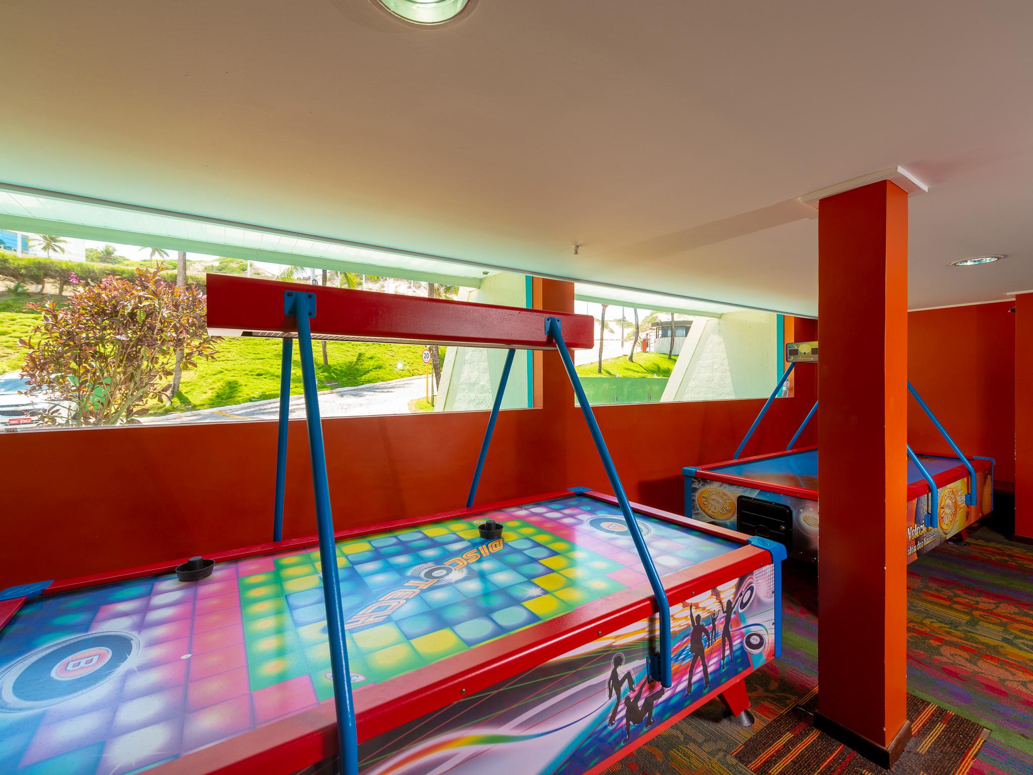 image-housing-carousel