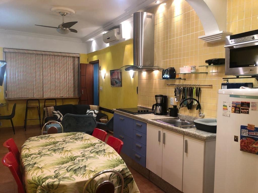 image-housing-carousel