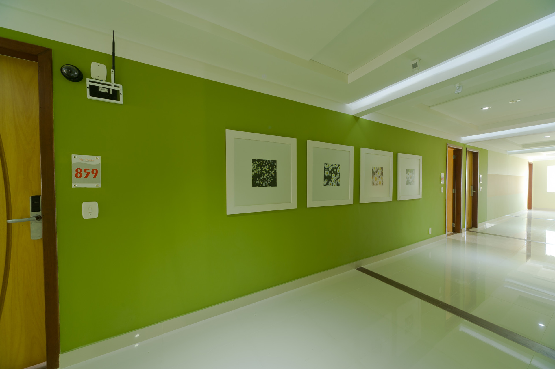 image-housing-carousel
