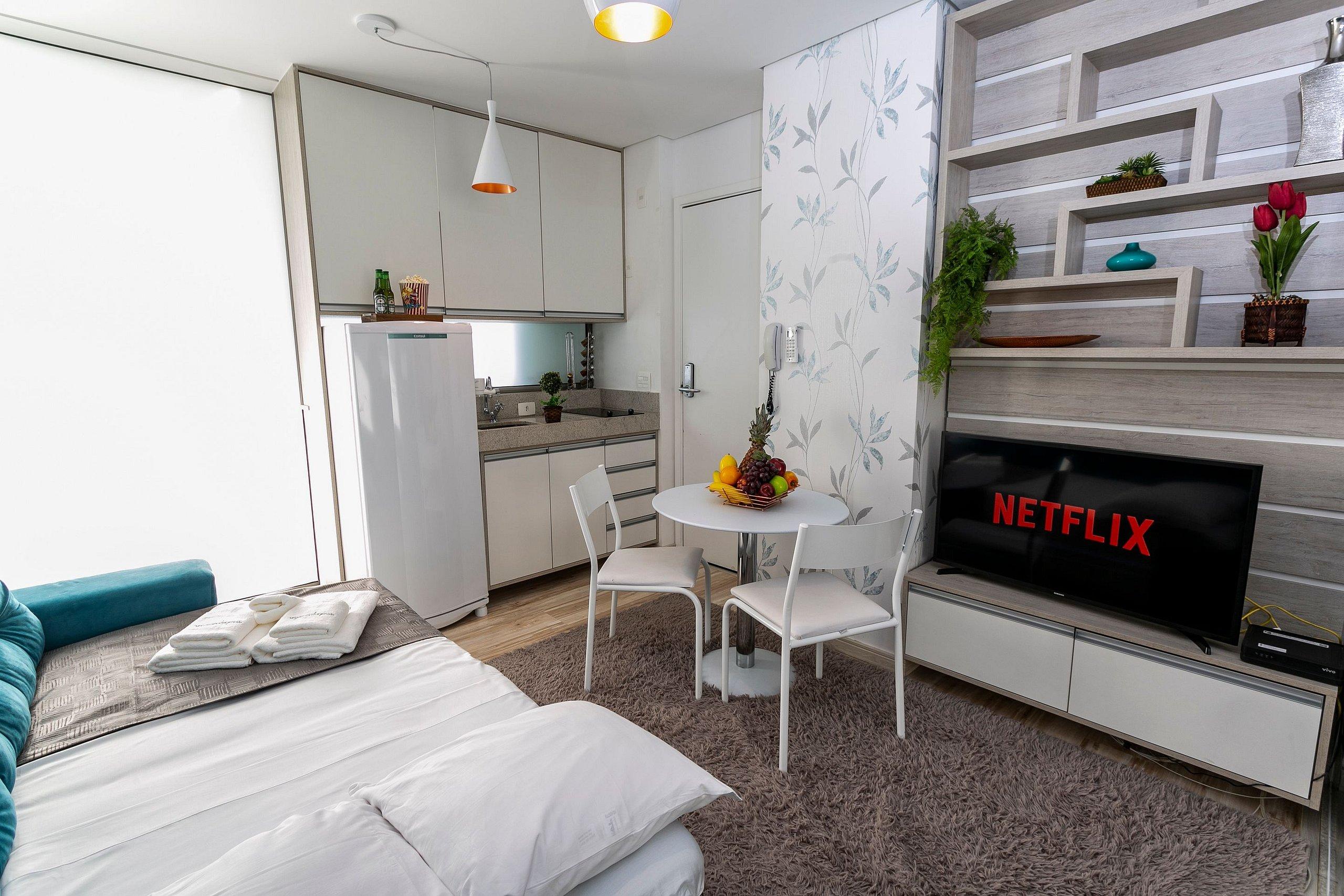 image-housing-carousel