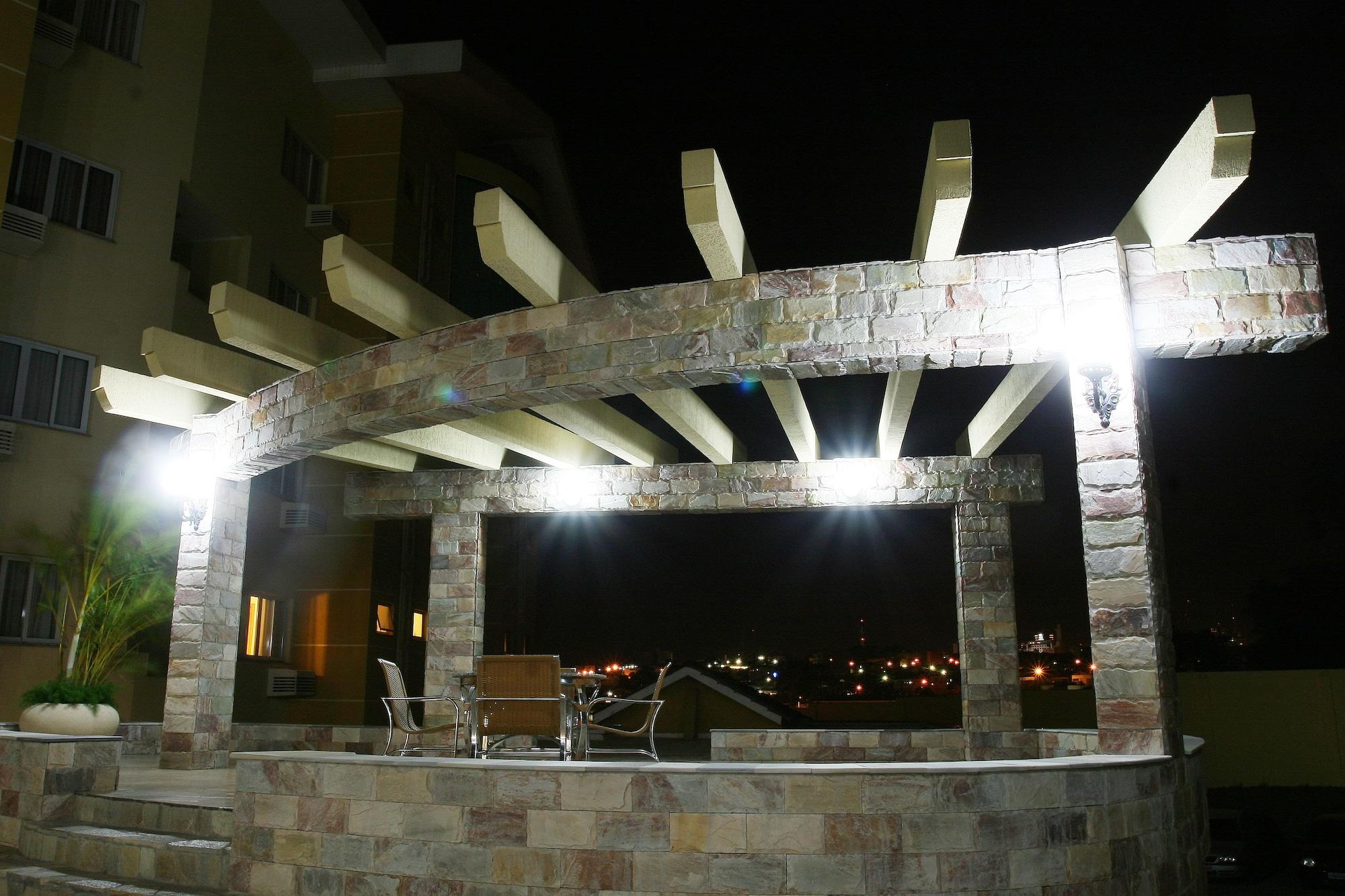 image-housing-carousel