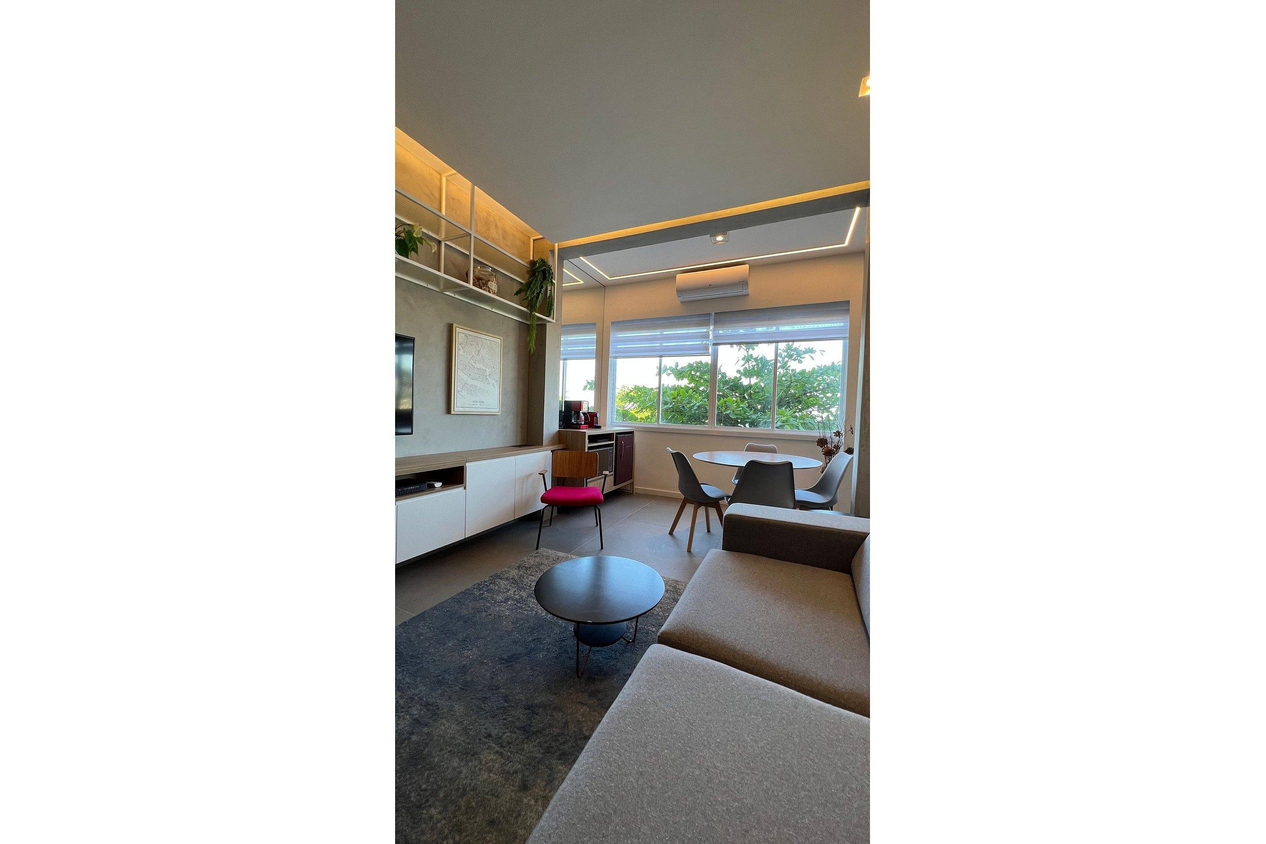 image-housing-carousel