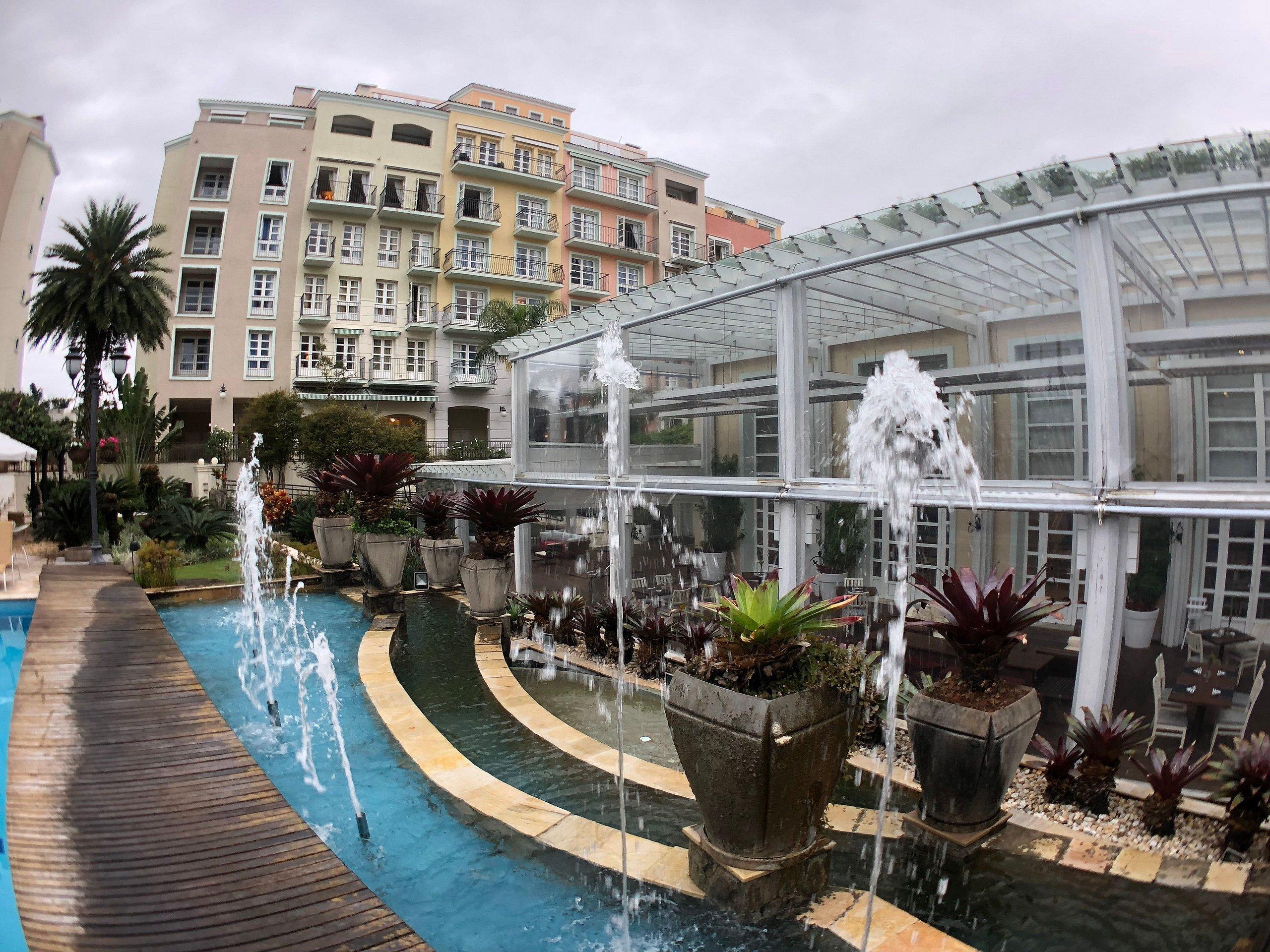 image-housing-carousel