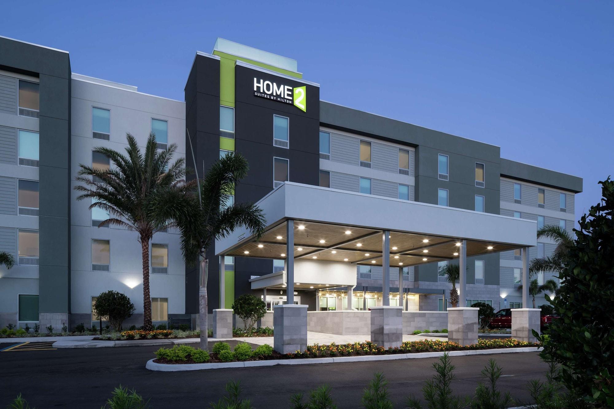 image-housing-carousel