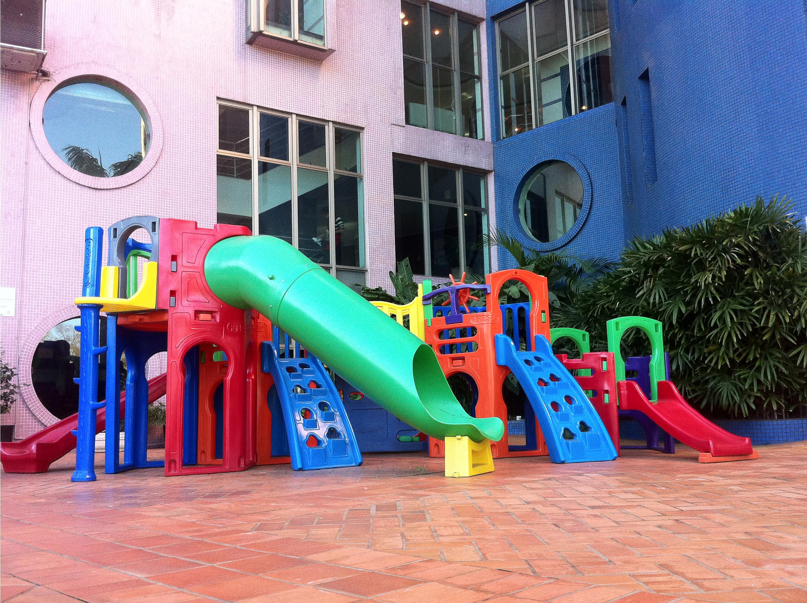 image-housing-carousel