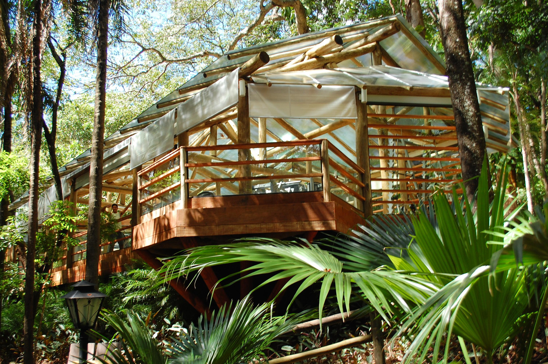 image-housing-carousel