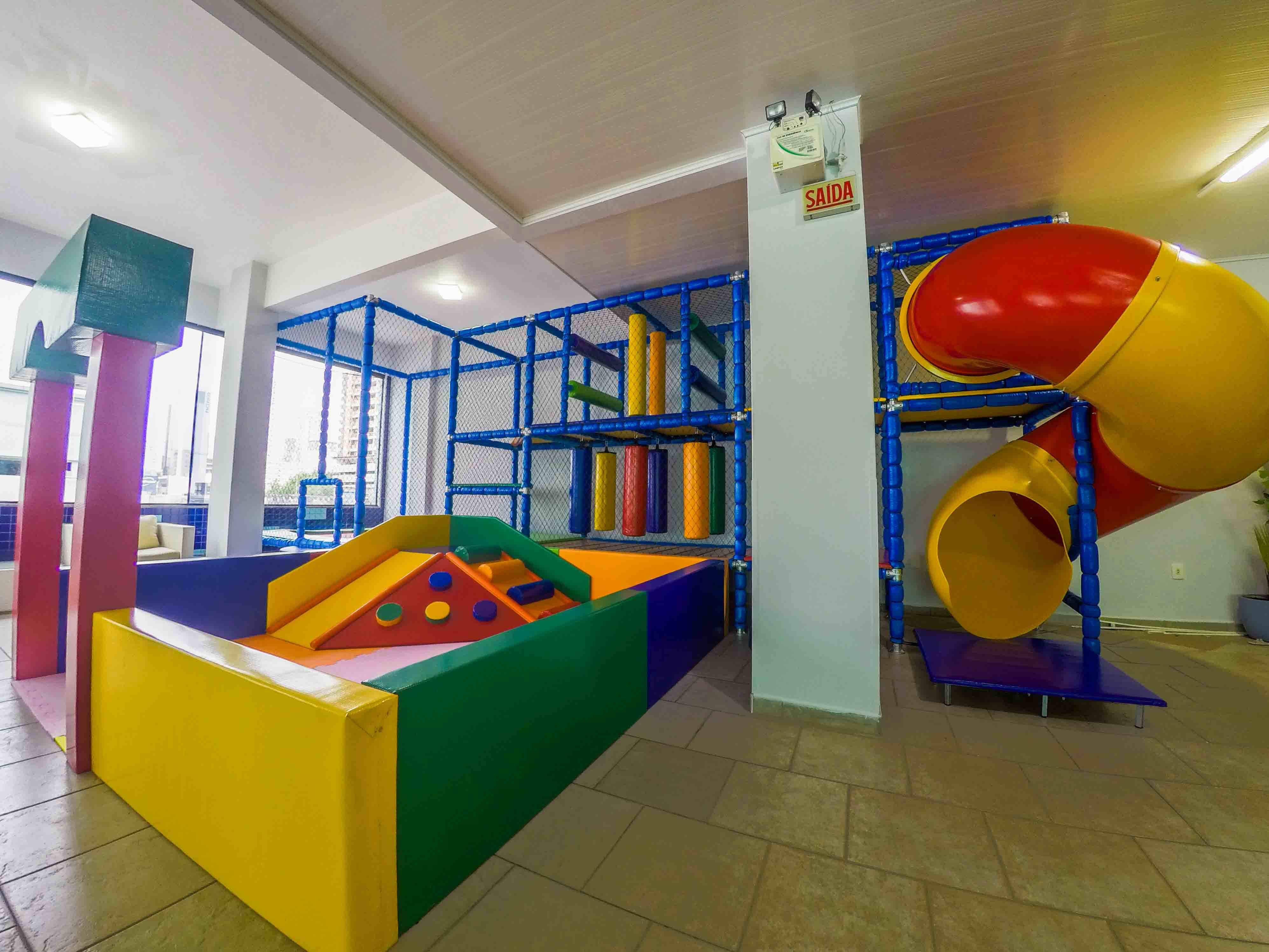 image-housing-carousel