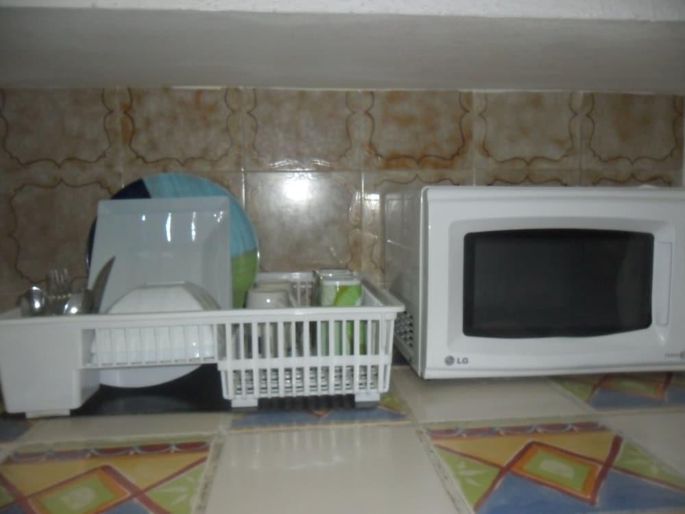 image-housing-carousel