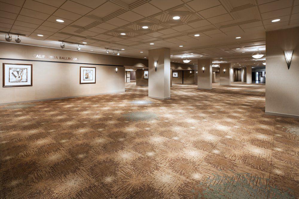 image-housing-carousel