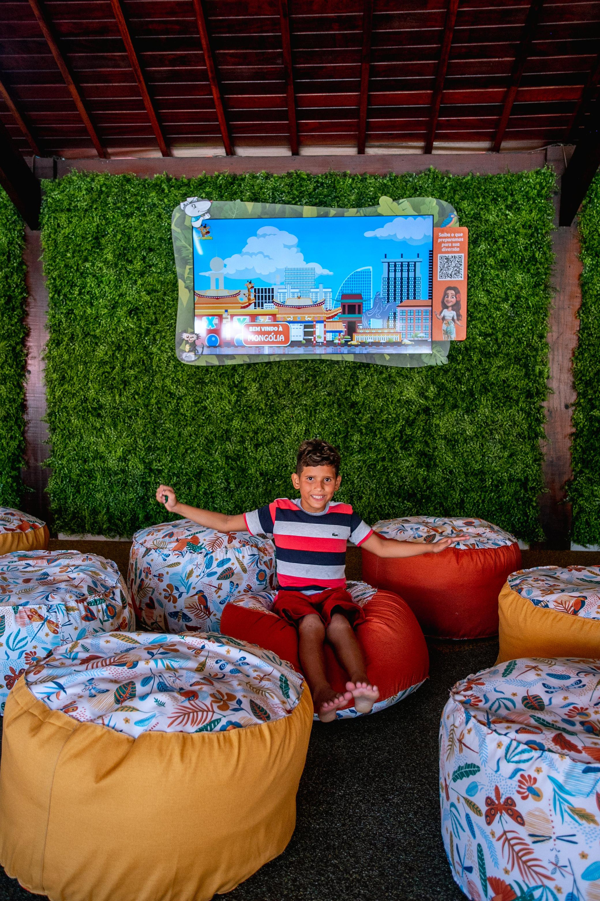 image-housing-carousel