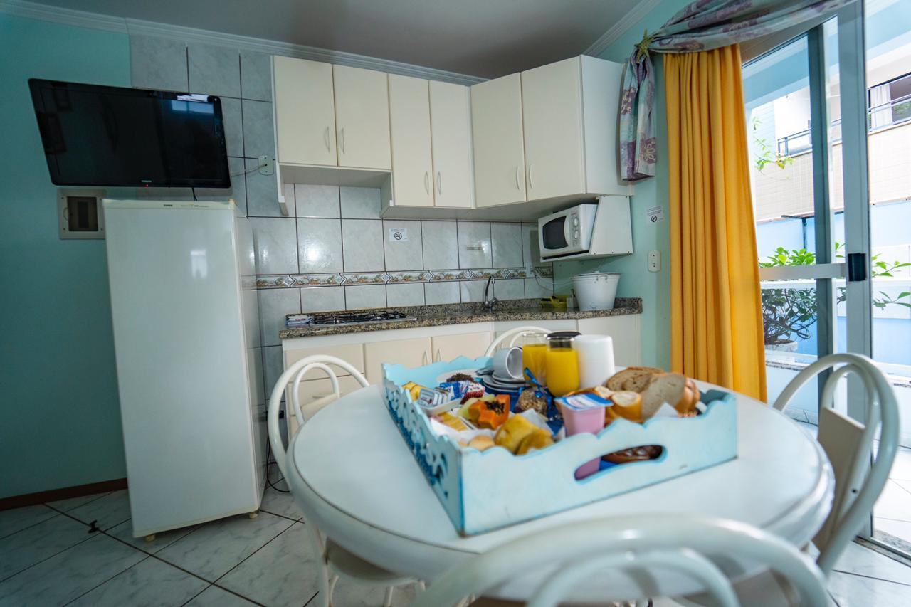 image-housing-carousel