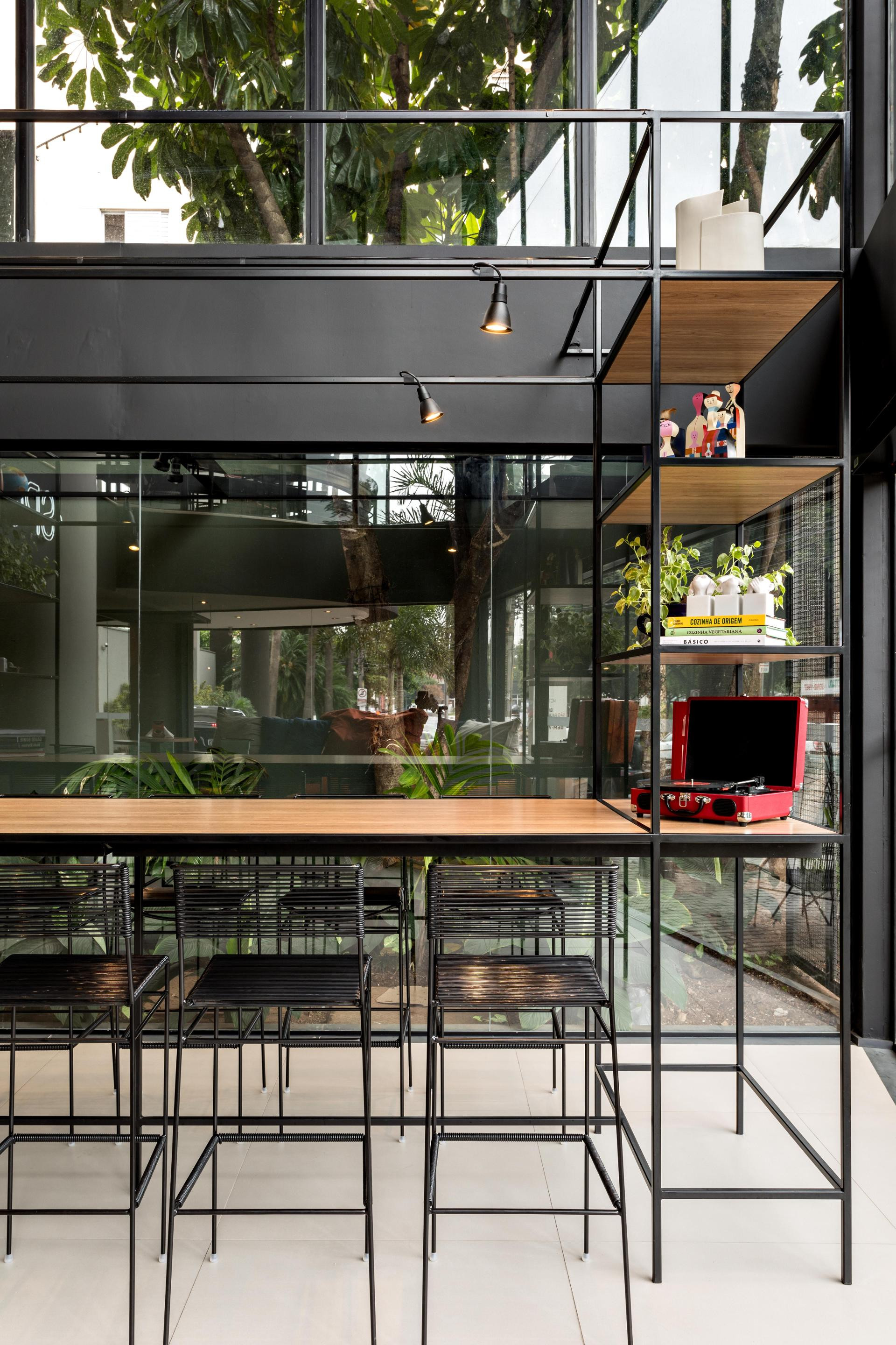 image-housing-carousel
