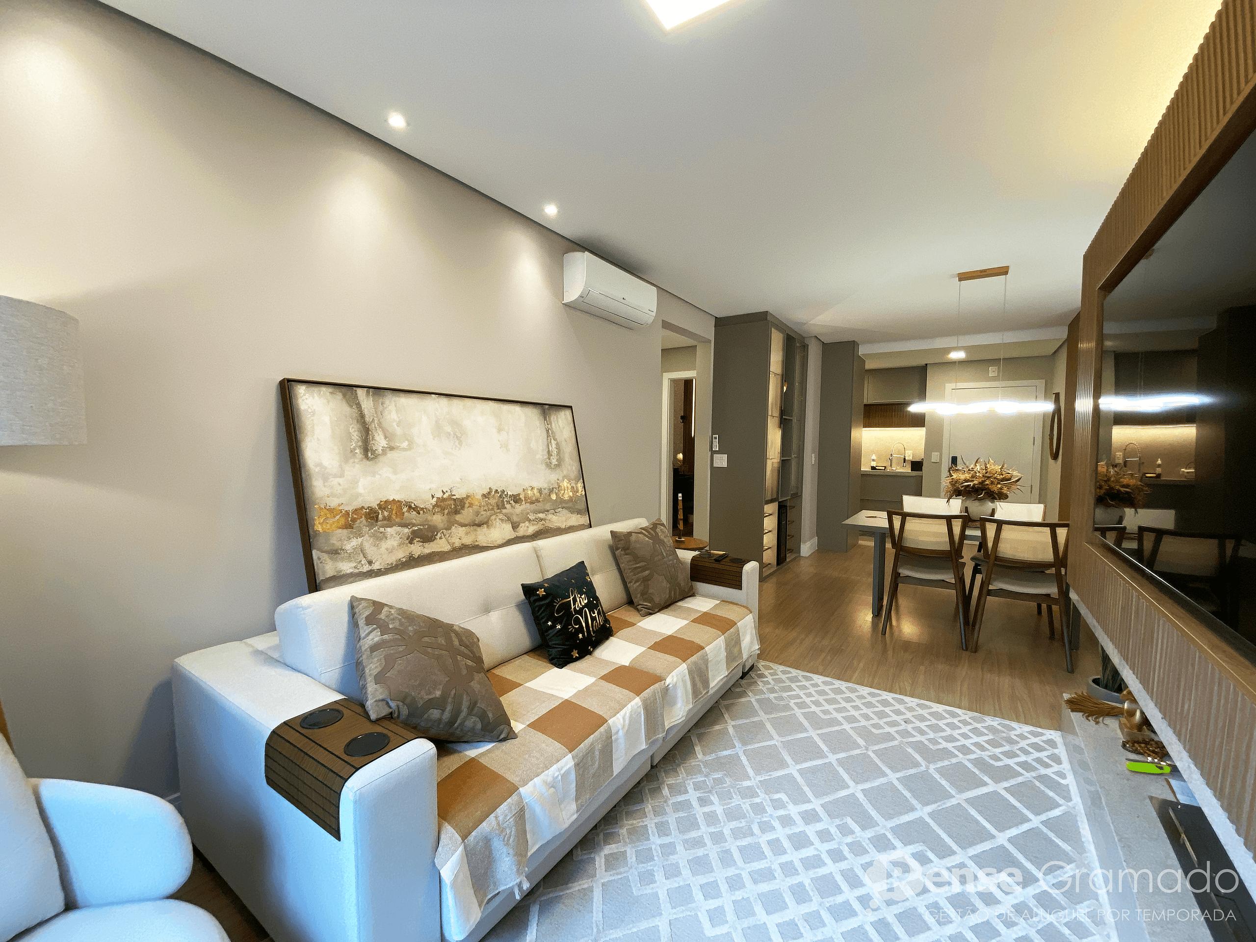 image-housing-carousel