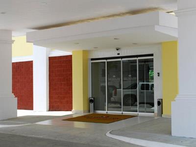image-housing-carousel