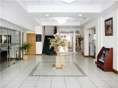 image-housing-carousel