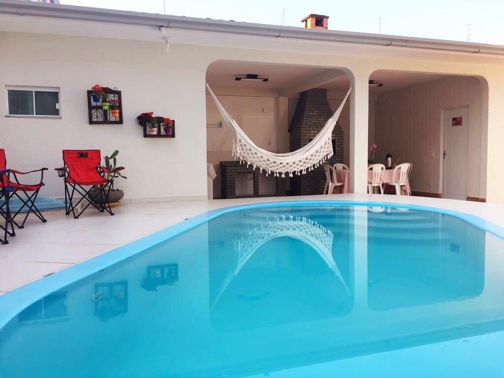 image-housing-carousel