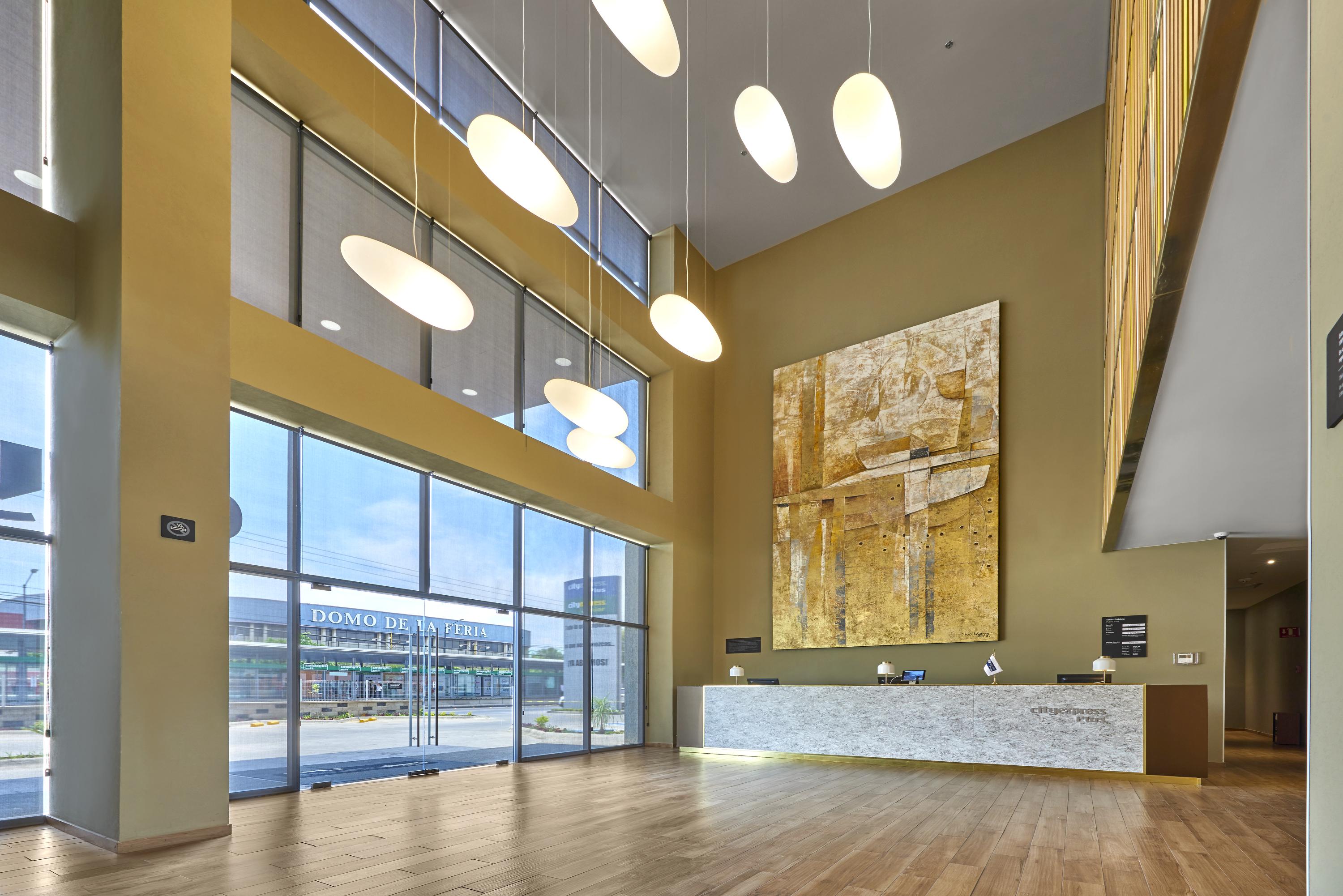 image-housing-carousel