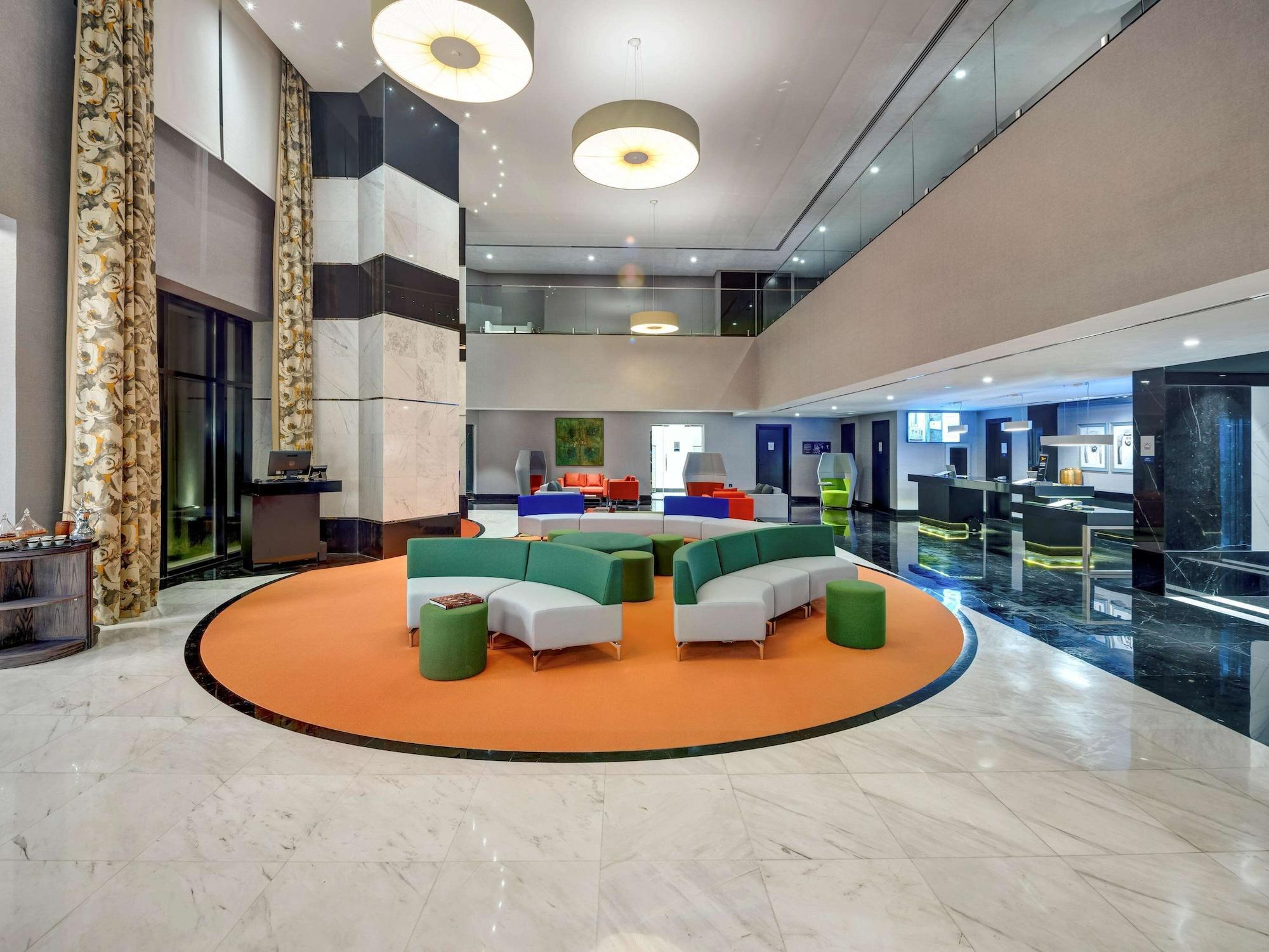 image-housing-carousel