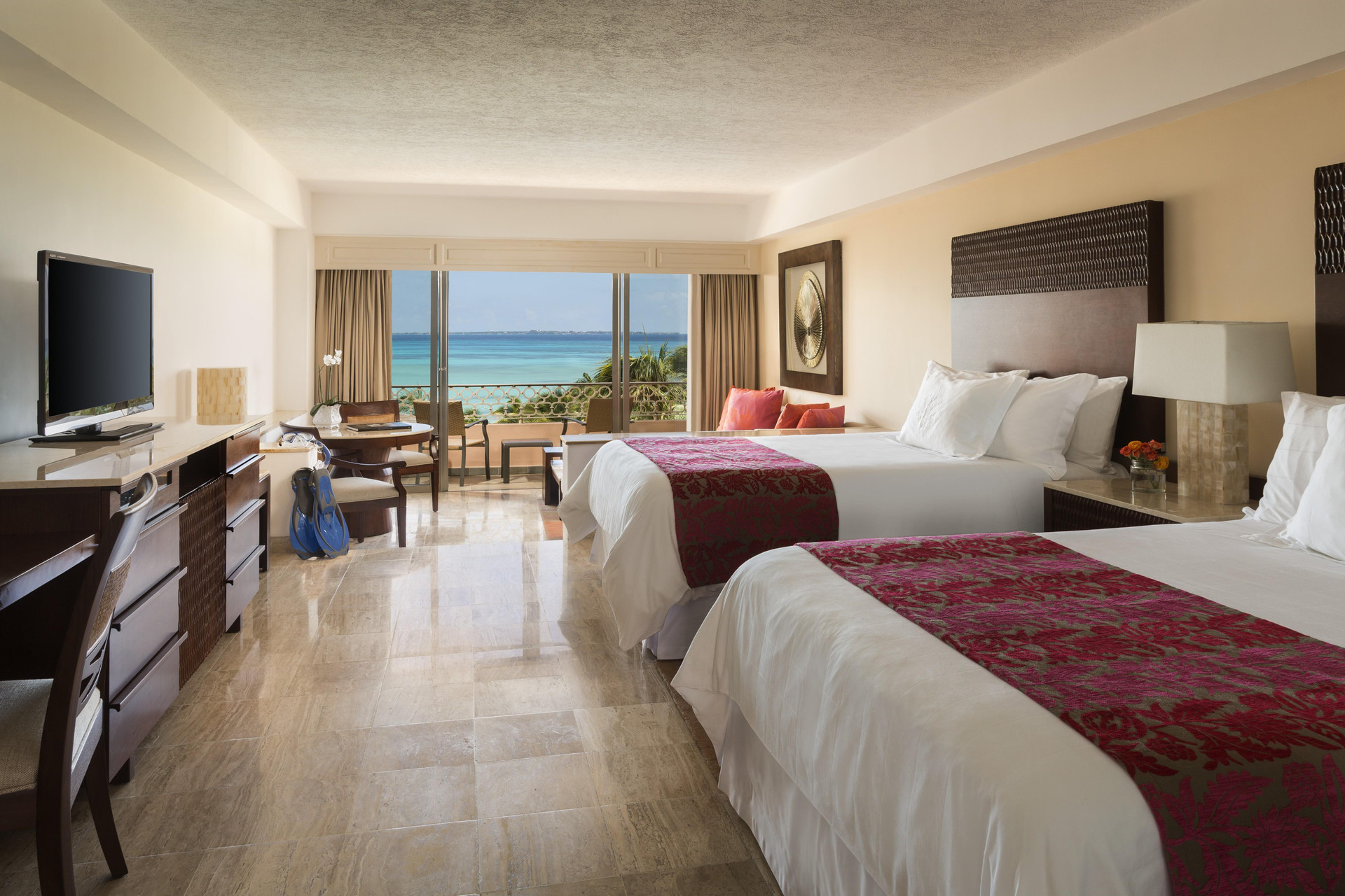 Ocean Front Suite Double (2 Queen)
