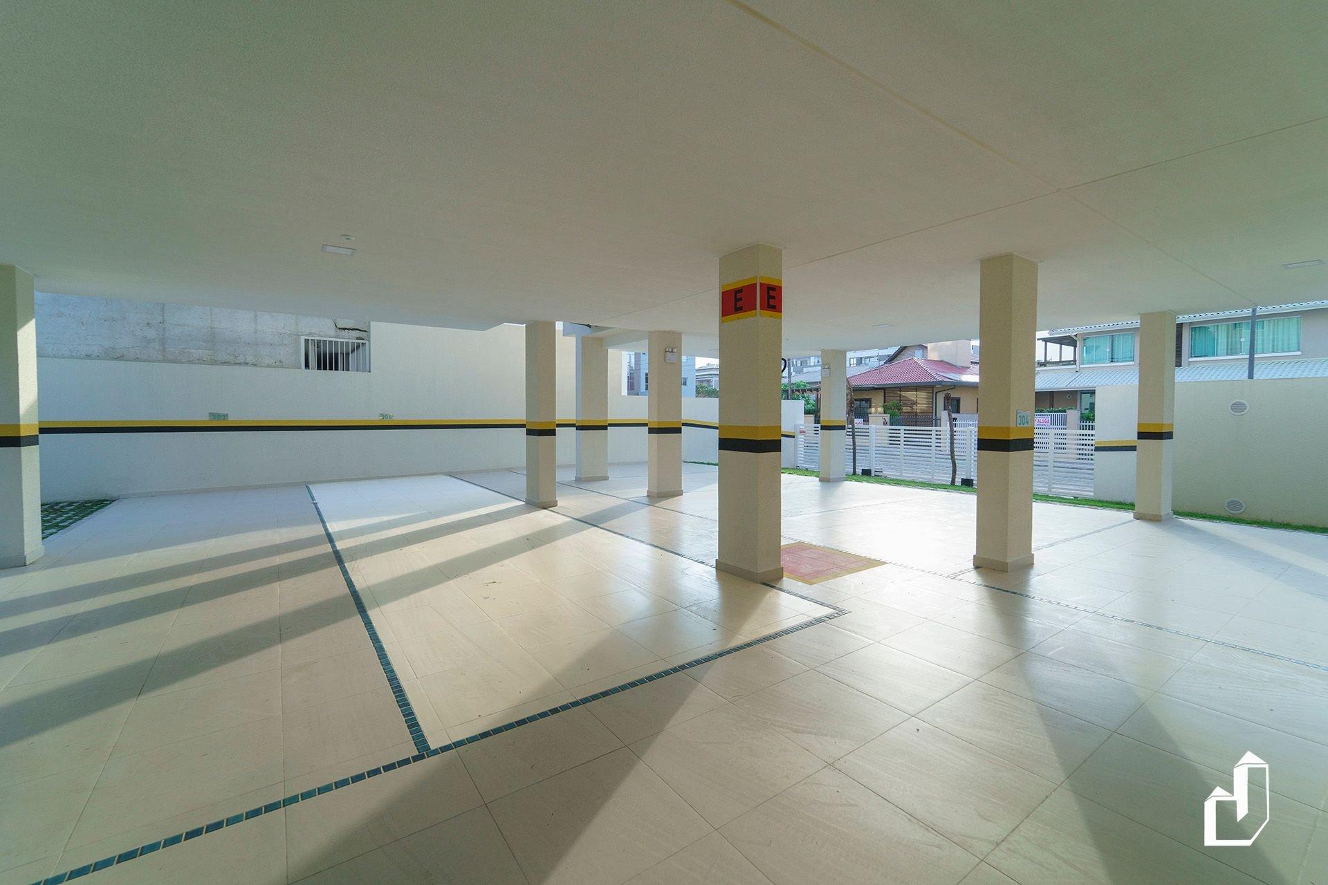 image-housing-carousel