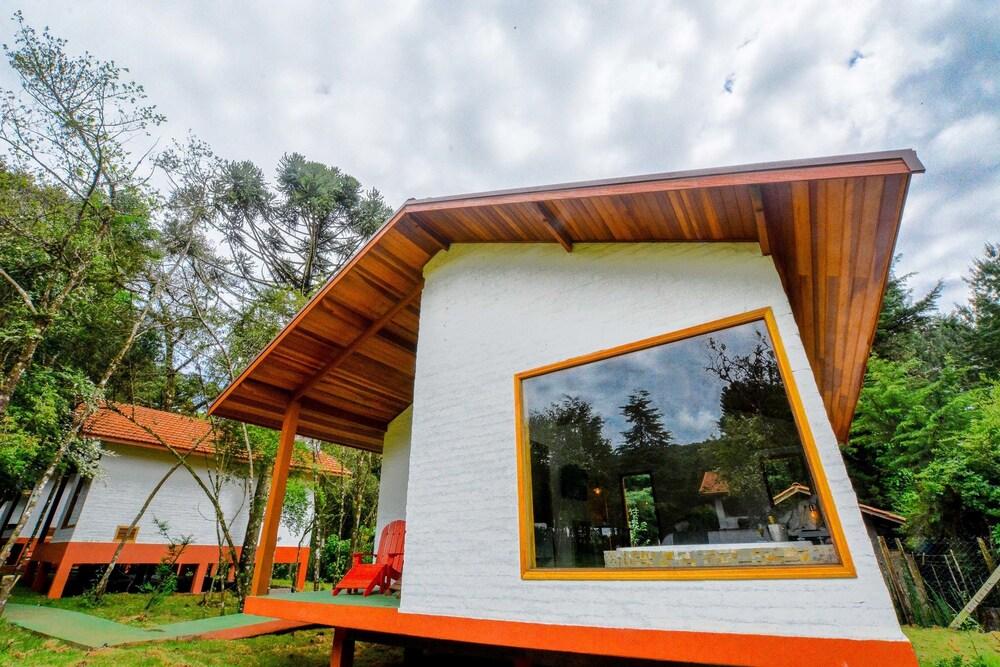 image-housing-carousel